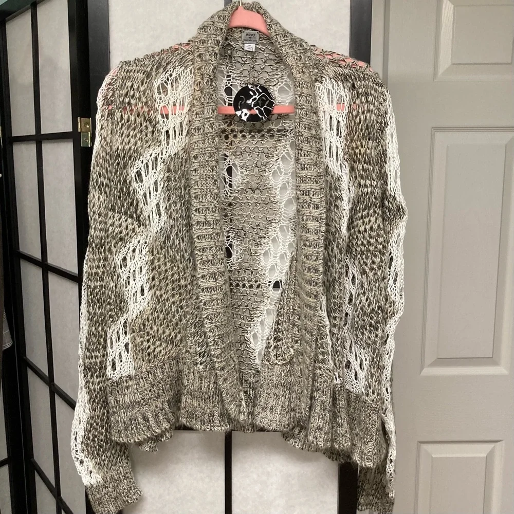 NWT Poof Dark Oatmeal/Ecru open crochet shrug / cardigan sweater, size MEDIUM - Picture 3 of 11